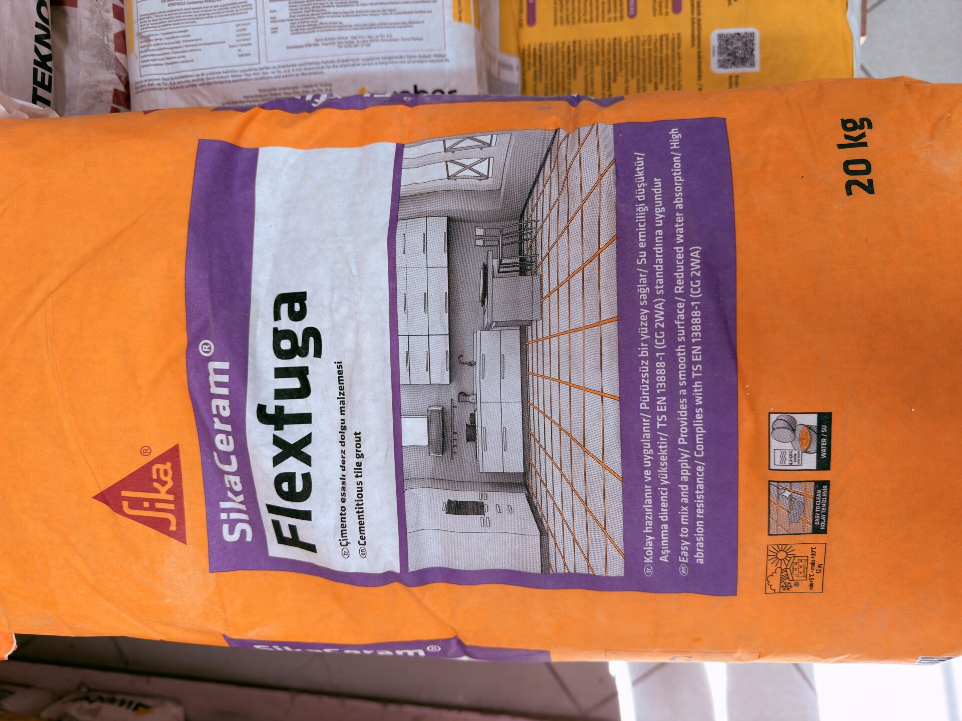 SikaCeram® Flexfuga Çimento esaslı derz dolgu malzemesi 20 KG  Beyaz